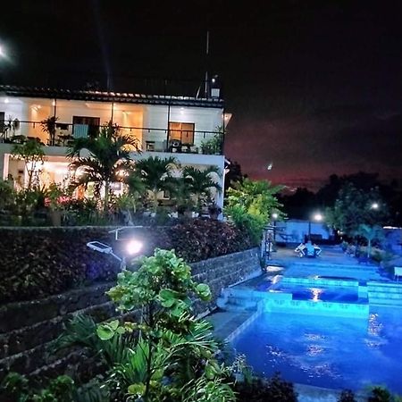 Hotel Casa De Robles Tanay Rizal Extérieur photo